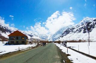 Kargil Vijay Diwas 2022: कारगिल में घूमिये द्रास घाटी, 1999 में यहीं शुरू हुआ था भारत-पाक युद्ध, 10,800 फीट की ऊंचाई पर है बसी