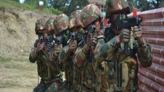जम्मू-कश्मीर: कुलगाम में आतंकियों को दिया सरेंडर का मौका तो कर दी फायरिंग, जवाब में सेना ने दोनों को मार गिराया