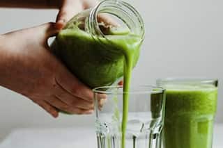 आंवला गिलोय जूस के फायदे : आंवले के जूस में गिलोय के साथ मिलाएं ये एक चीज, बढ़ते वजन से मिलेगी राहत