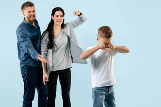 परवरिश से जुड़ी ये गलतियां बच्चों को बना सकती हैं तनावग्रस्त रोगी