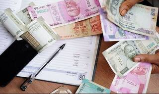 डॉलर के मुकाबले रुपया 80 के पार गिरकर रिकॉर्ड निचले स्तर पर, असली डर यह कि अभी और कितना गिरेगा रुपया?