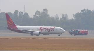 SpiceJet Passengers Forced to Walk on Delhi Airport's Tarmac After Airline Fails to Provide Bus for 45 Mins