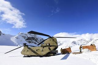 US Army Grounds Fleet of Chinook Helicopters After Engine Fires