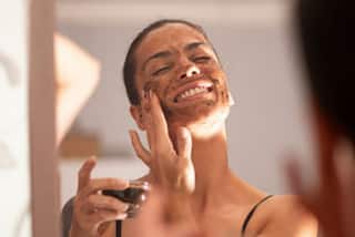 Coffee Skin Benefits: 5 Mind Blowing Uses of Caffeine on Skin