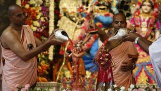 Janmashtami 2022: India Celebrated Birth Of Lord Krishna; Devotees Thronged Krishna Janmabhoomi and Other Temples