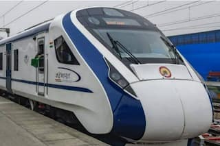 180 Kmph On Vande Bharat Train, Water Filled Glass Stays Stable, Spills No Drop | WATCH VIDEO