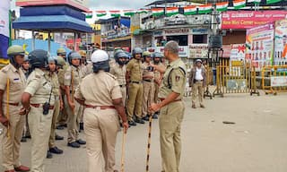 Shivamogga में पुलिस का फ्लैग मार्च, गृह मंत्री ने अधिकारियों संग की उच्च स्तरीय बैठक; गुरुवार तक लागू रहेगी धारा 144