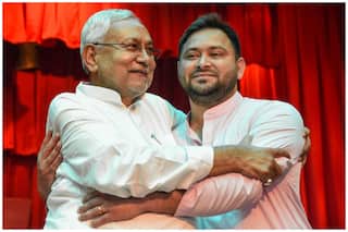 Bihar Political Crisis: नीतीश ने ली सीएम पद की शपथ, तेजस्वी बने डिप्टी सीएम, लालू ने फोन पर दी बधाई