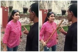 Animal Rights Activist Beats Agra Society Guard With Stick, Alleges Ill-treatment of Stray Dogs | Watch