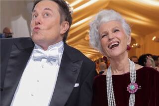 एलन मस्क की वजह से गैरेज में सोती हैं उनकी मां, अपने इंटरव्यू में मां ने खोले कई राज