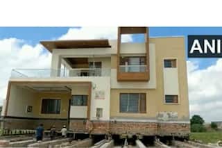 पंजाब : एक्सप्रेसवे में आया किसान का 2 मंजिला घर, 500 फीट दूर कर रहा शिफ्ट, देखें वीडियो