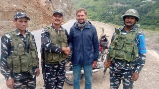 CRPF Returns Lost Luggage to Foreign Tourist in Jammu and Kashmir's Ramban, Wins His Heart