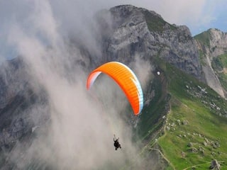 Adrenaline Junkies, Attention! Here Are 5 Adventure Sports to Try in Goa in Upcoming Festival Season
