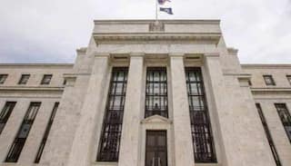 US Fed Delivers Another Big Rate Hike, Signals Bad Times Not Over