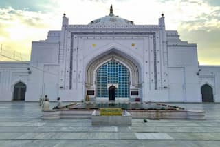 जामा मस्जिद को शिव मंदिर बताते हुए हिंदू महासभा ने दर्ज कराया केस, बोले- कुतुबुद्दीन ऐबक के दामाद ने तोड़ा था हिंदू धार्मिक स्थल