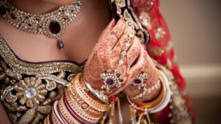 Newly-wed Bride Runs Away With Jewellery, Cash; Calls Up Groom to Say, 'I Don't Love You'