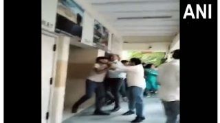 Delhi Govt School Teacher Beats Up Security Guard in School Premises; Video Goes Viral