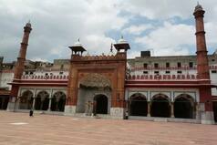 ये हैं दिल्ली की 3 पुरानी मस्जिदें, इस बार घूमिये यहां और जानिये इनके बारे में
