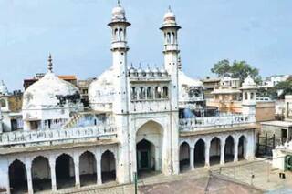 ज्ञानवापी केस: मुस्लिम पक्ष को बड़ा झटका, कोर्ट ने खारिज की याचिका; हिंदू पक्ष की दलीलों की होगी सुनवाई