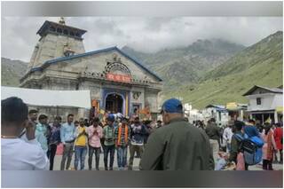 केदारनाथ मंदिर के गर्भगृह में श्रद्धालुओं के प्रवेश पर रोक, जानें क्या है वजह