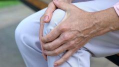 घुटने के दर्द का रामबाण इलाज: सरसों के तेल में मिलाकर लगाएं ये एक चीज, घुटने और जोड़ों के दर्द से मिलेगी राहत