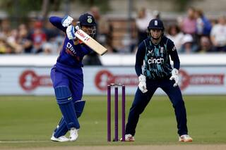 Smriti Mandhana Becomes Fastest Indian Woman to Complete 3000 Runs in ODI
