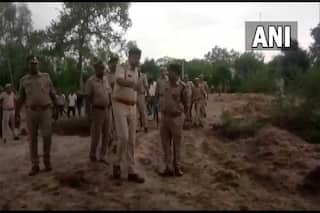 UP: बदायूं में नाबालिग दलित लड़की की डेडबॉडी जंगल में मिली, रेप के बाद हत्‍या का आरोप