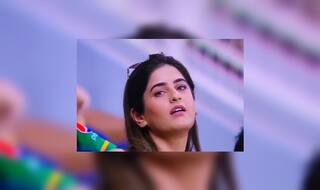 WATCH | Beautiful PAK Mystery Fangirl's Reaction Could Steal Your Heart