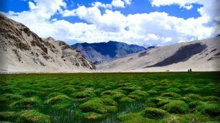 Puga Valley Ladakh: हर किसी को एक बार जरूर घूमनी चाहिए लद्दाख की ये खूबसूरत घाटी, यहां हैं कई गर्म झरने
