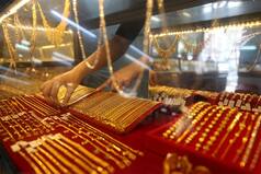 Refused Rs 2000 Discount, ‘Customers Steal’ 2.4 KG Gold Ornaments In Mumbai