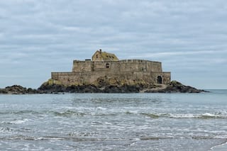 History In Waters: Explore These Remarkable Sea Forts And Palaces In India