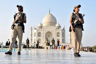 ताजमहल के 500 मीटर के दायरे में कोई व्यावसायिक गतिविधियां नहीं: सुप्रीम कोर्ट