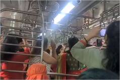 Mumbai Local Gets Garba Flavour As Group of Women Perform The Popular Dance | Watch