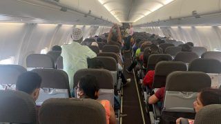 गोवा से हैदराबाद जा रहे Spicejet विमान की केबिन में निकलने लगा धुआं, कराई गई इमर्जेंसी लैंडिंग