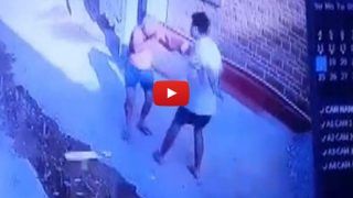 Viral Video: ऐसा हैवान बेटा नहीं देखा होगा कभी, बुजुर्ग पिता को बैट से इतना मारा बेचारे उठ नहीं पाए | देखिए वीडियो