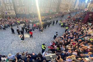 After Double Rainbow, Rays of Sun Shine on Queen Elizabeth II's Coffin | See Viral Photo