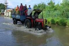 Karnataka Rains: बारिश और जलजमाव की तस्वीरें हुईं वायरल, बेंगलुरु में IT मंत्री ने बुलाई कंपनियों की बैठक