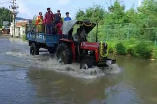 Karnataka Rains: बारिश और जलजमाव की तस्वीरें हुईं वायरल, बेंगलुरु में IT मंत्री ने बुलाई कंपनियों की बैठक