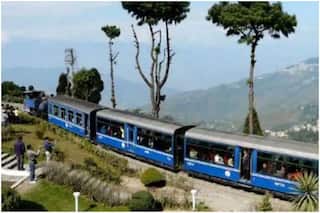 Toy Train Update: एनजेपी-दार्जिलिंग टॉय ट्रेन सेवाएं सस्पेंड, जानें क्या है वजह...