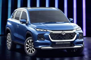 मारुति सुजुकी की ये पॉवरफुल कार देती है बाइक जैसा माइलेज, बिना बिजली और चार्जर के खुद से होती है चार्ज