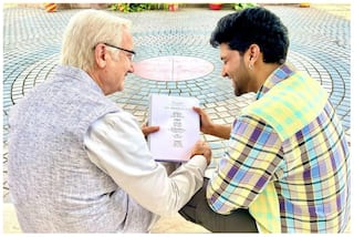 Guru Randhawa to Make His Bollywood Debut in Anupam Kher's 532nd Film