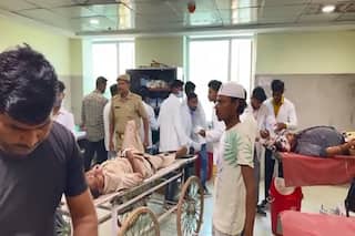 8 Dead, Over 25 People Injured in Bus-Truck Collision in Lakhimpur Kheri, CM Adityanath Condoles Loss of Lives