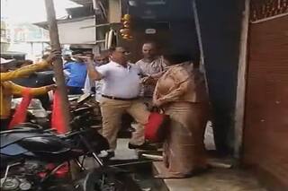 Video: Mumbai Woman Slapped, Pushed By Man From Raj Thackeray's Camp | Here's Why