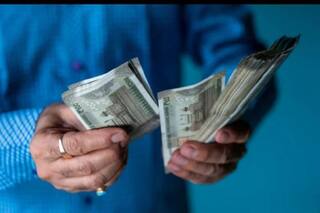 घर की इस दिशा में रखेंगे धन तो कभी नहीं होगी कमी, जानें किस दिशा में रहते हैं कुबेर