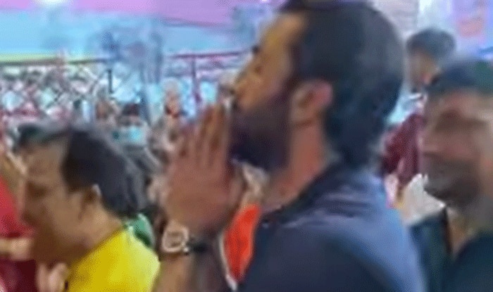 रणबीर कपूर महाकाल के बाद लालबागचा राजा से आशीर्वाद लेने के लिए हुए ट्रोल, लोग बोले-बीफ खाने वाले को बॉयकॉट