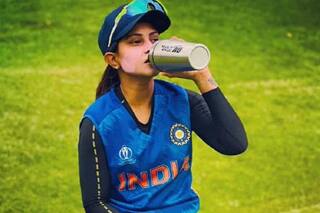 Taniya Bhatia: 'इंग्‍लैंड में चोरी प्रकरण पर भड़की तानिया, होटल प्रशासन पर कुछ यूं निकाली भड़ास'