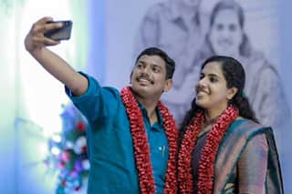 देश की सबसे कम उम्र की मेयर ने केरल के सबसे कम उम्र के एमएलए से रचाई शादी