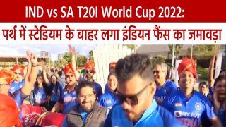 IND vs SA T20I World Cup 2022: पर्थ में ढोल नगाड़े के साथ इंडियन खिलाड़ियों का उत्साह बढ़ाते नजर आए फैंस, क्रिकेट का ऐसा जुनून नहीं देखा होगा आपने