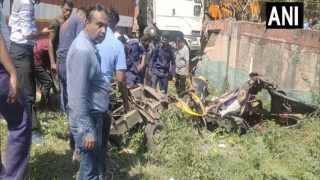 गुजरात : वडोदरा में भीषण हादसा, कंटेनर ट्रक-तिपहिया वाहन की भिड़ंत में 10 लोगों की मौत