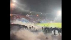 इंडोनेशिया में फुटबॉल मैच के बाद भगदड़ में हुई मौतें का आंकड़ा संशोधित किया गया, अब 125 लोगों की मौत